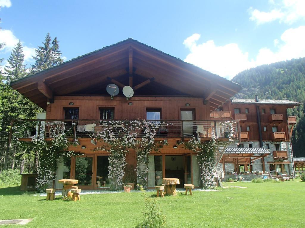 Le Rocher Hotel Champoluc Luaran gambar