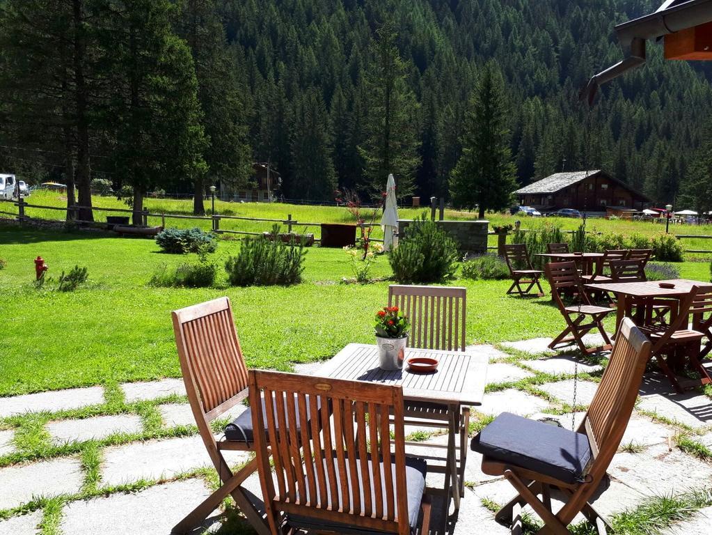 Le Rocher Hotel Champoluc Luaran gambar